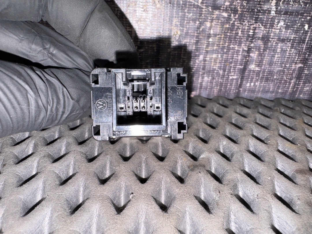 Кнопка яркости подсветки, 960 рублей, Красноярск