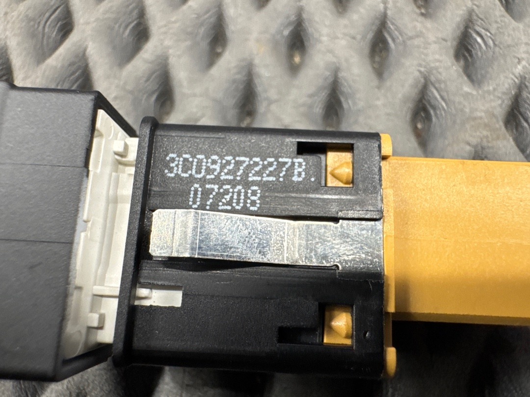 Кнопка Auto-Hold, 780 рублей, Красноярск