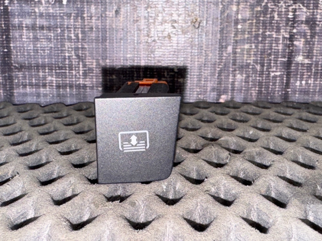 Кнопка шторки, 1360 рублей, Красноярск