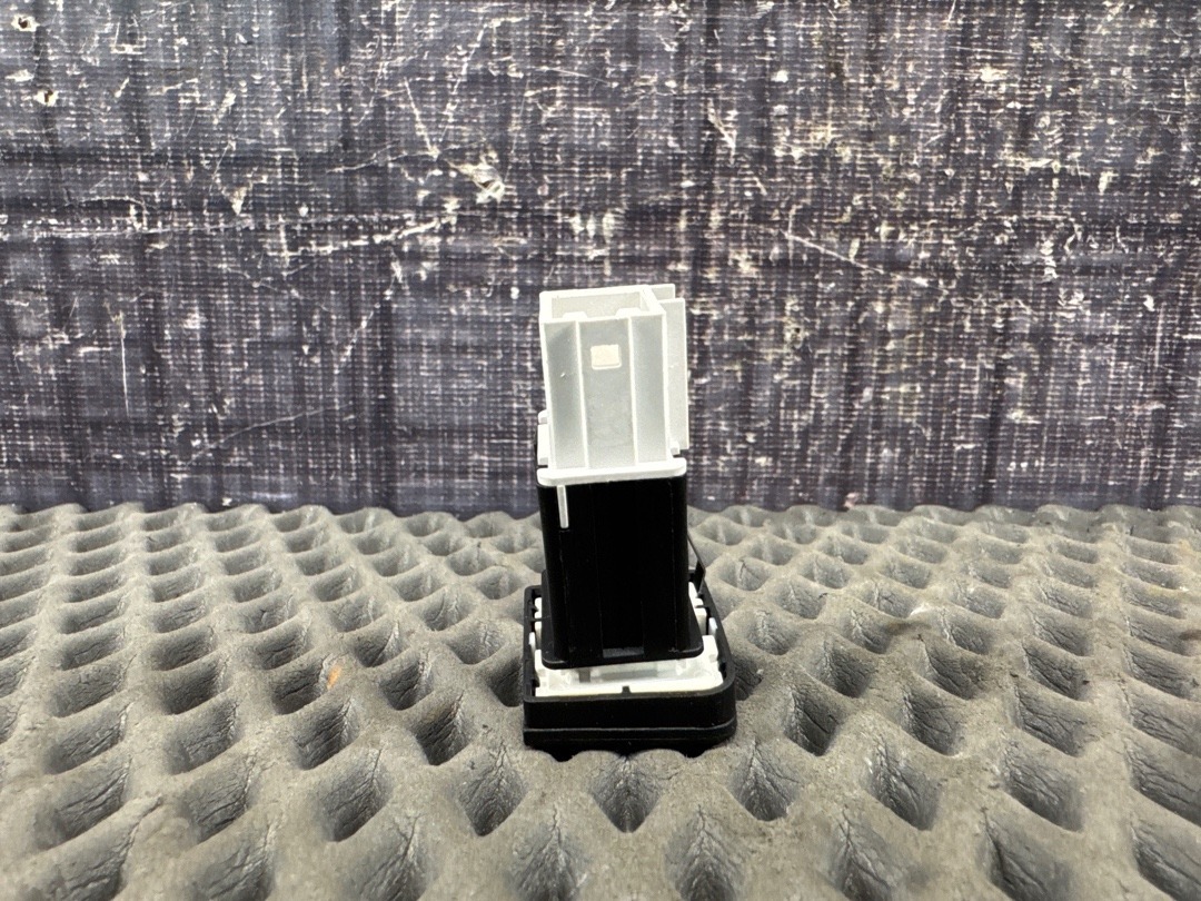 Кнопка ESP, 970 рублей, Красноярск