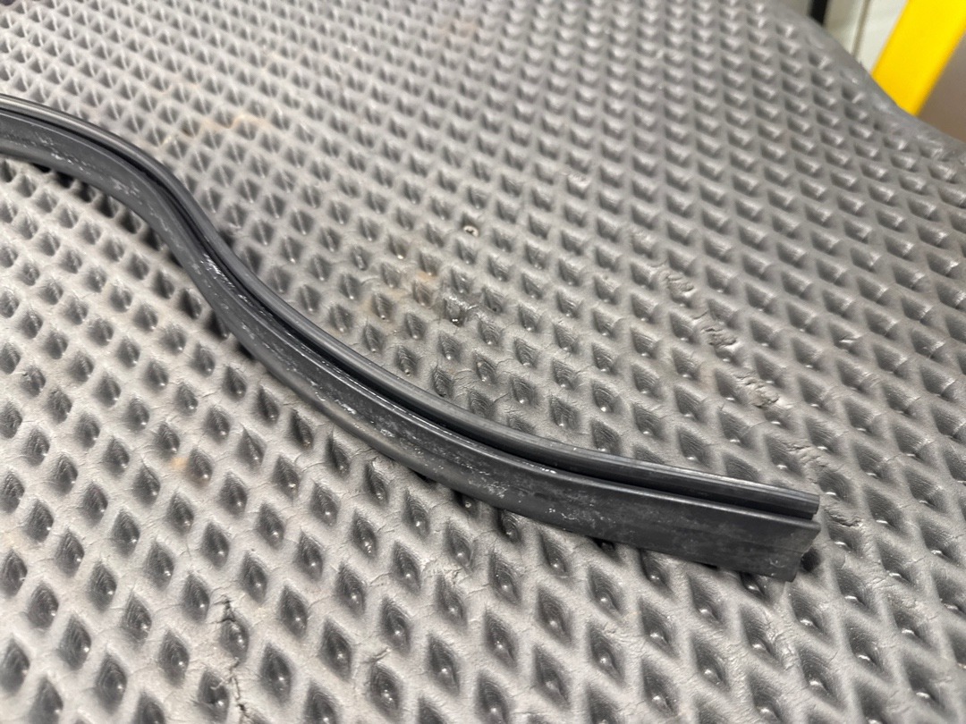 Подкапотный уплотнитель, 920 рублей, Красноярск