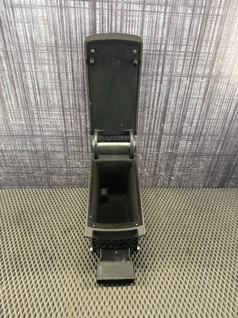 Подлокотник, 4210 рублей, Красноярск