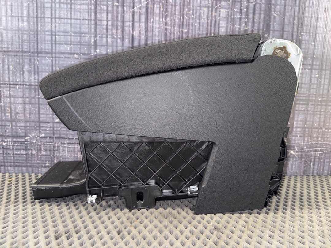 Подлокотник, 4210 рублей, Красноярск