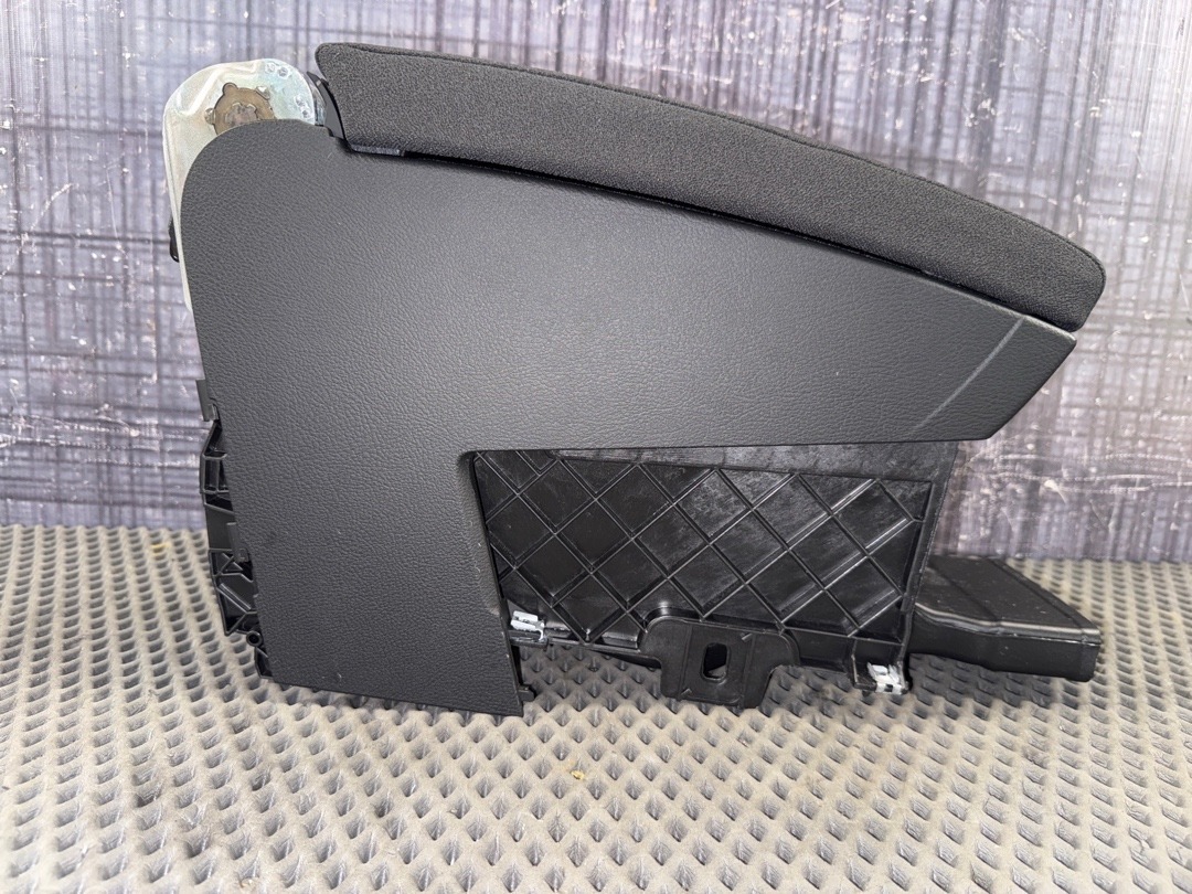 Подлокотник, 4210 рублей, Красноярск