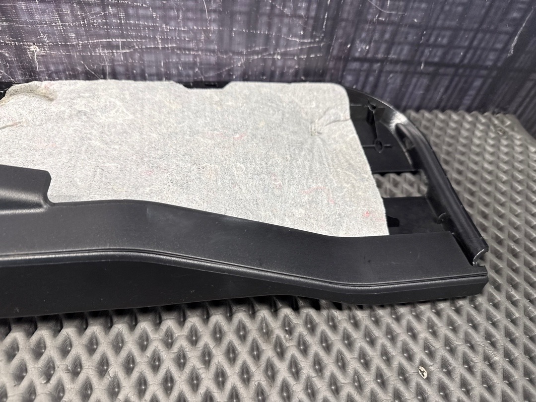 Пластик крышки багажника, 1470 рублей, Красноярск