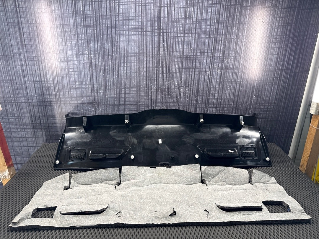 Обшивка крышки багажника, 1870 рублей, Красноярск