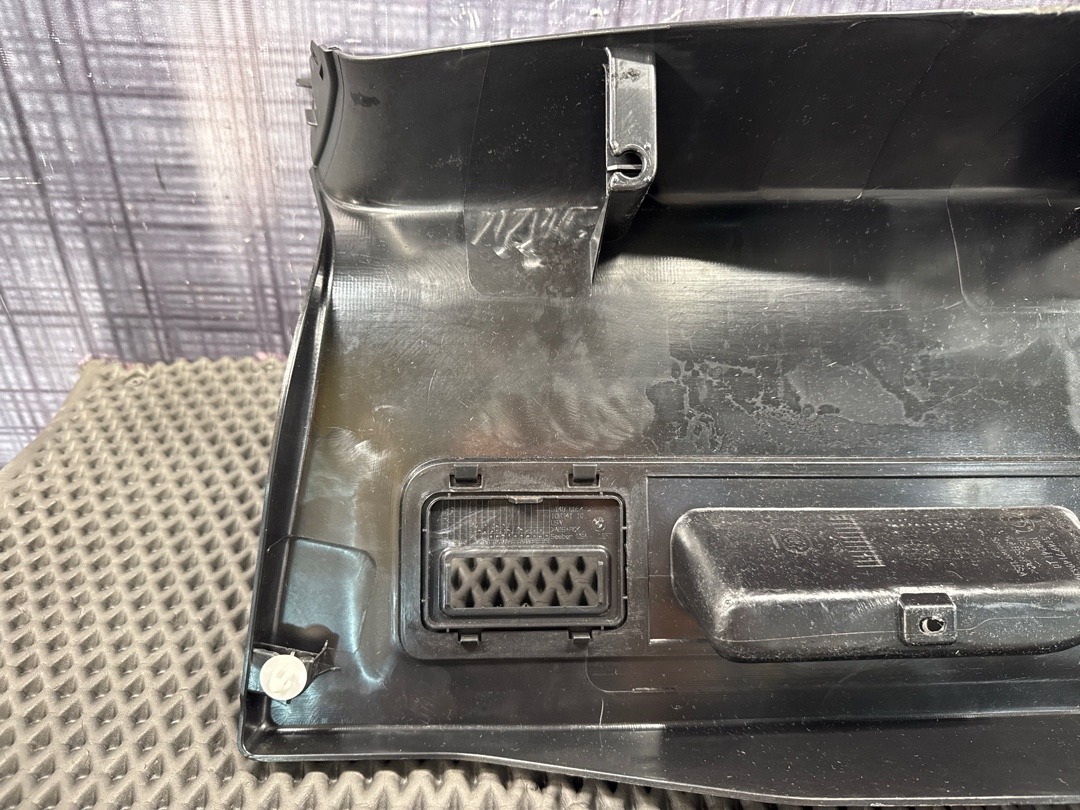 Обшивка крышки багажника, 1870 рублей, Красноярск