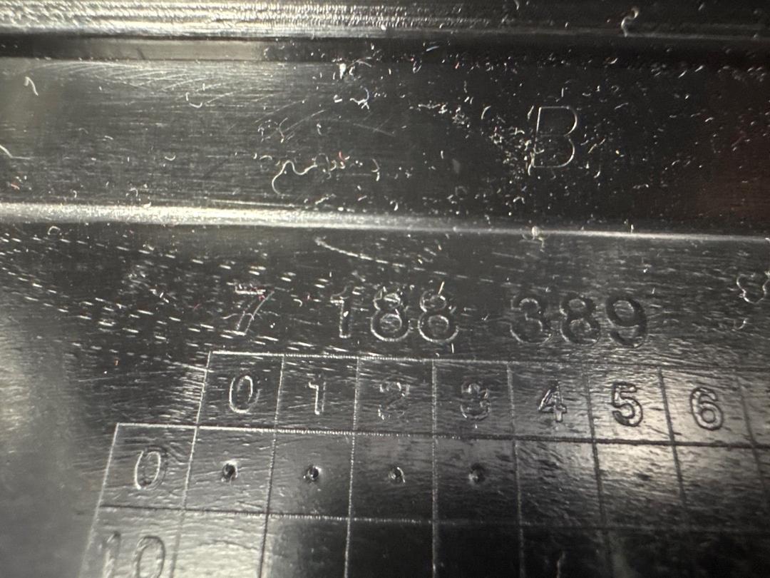 Обшивка крышки багажника, 1870 рублей, Красноярск