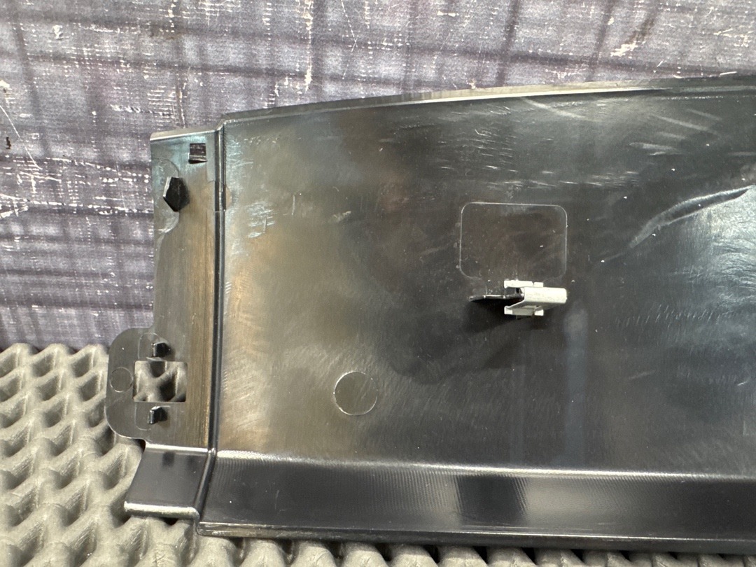 Пластик крышки багажника, 840 рублей, Красноярск