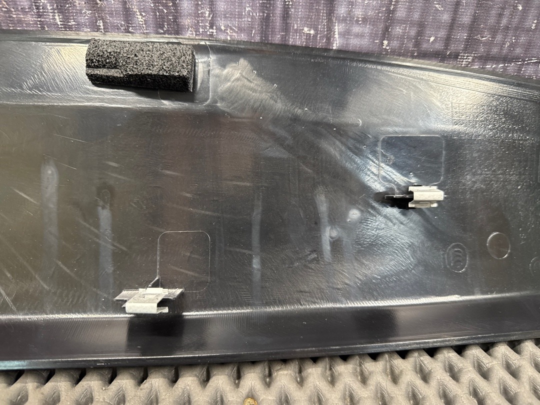 Пластик крышки багажника, 840 рублей, Красноярск