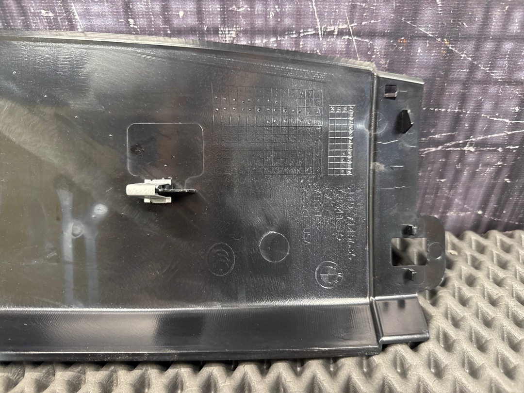 Пластик крышки багажника, 840 рублей, Красноярск