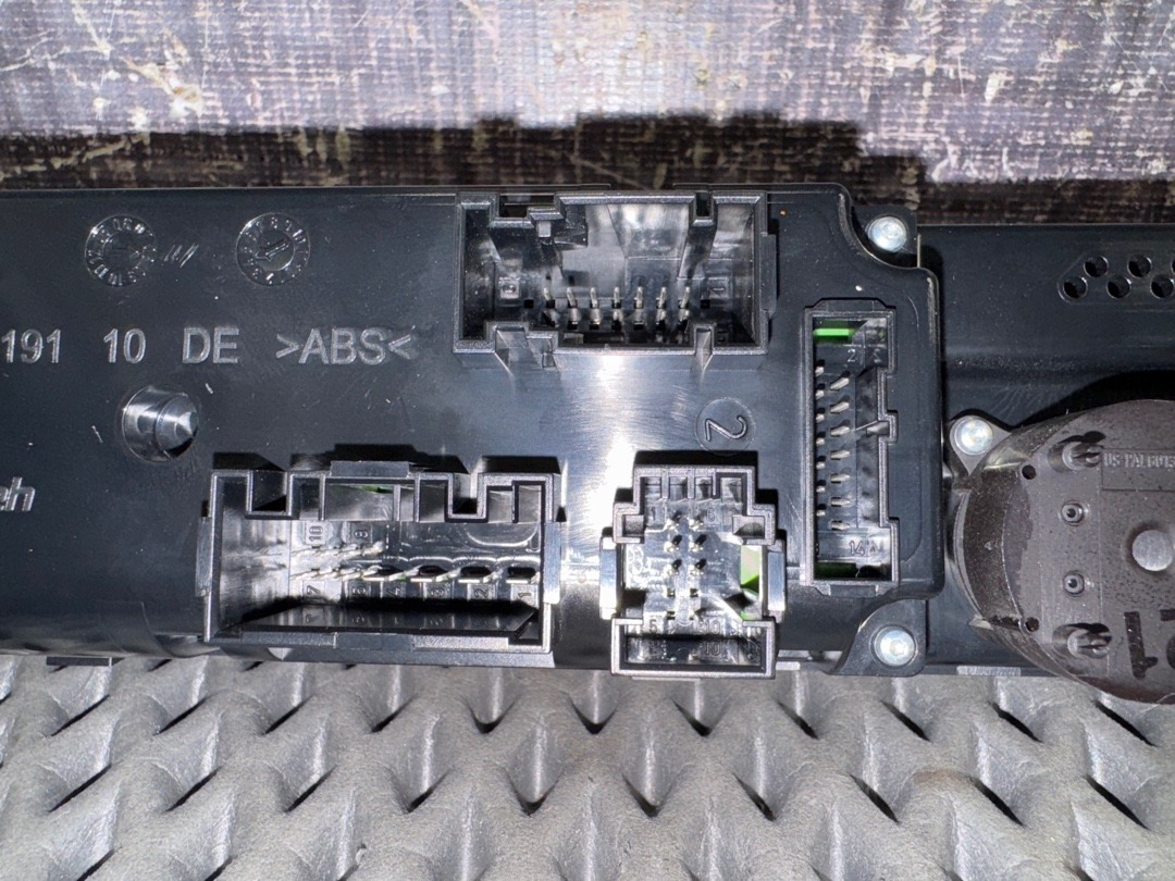 Блок управления климат-контролем, 8340 рублей, Красноярск