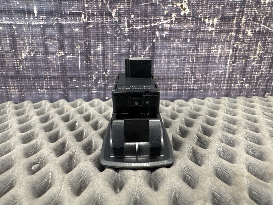 Кнопка стеклоподъемника, 620 рублей, Красноярск