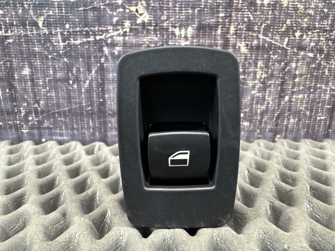 Кнопка стеклоподъемника, 620 рублей, Красноярск