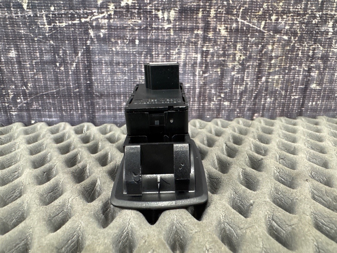 Кнопка стеклоподъемника, 620 рублей, Красноярск