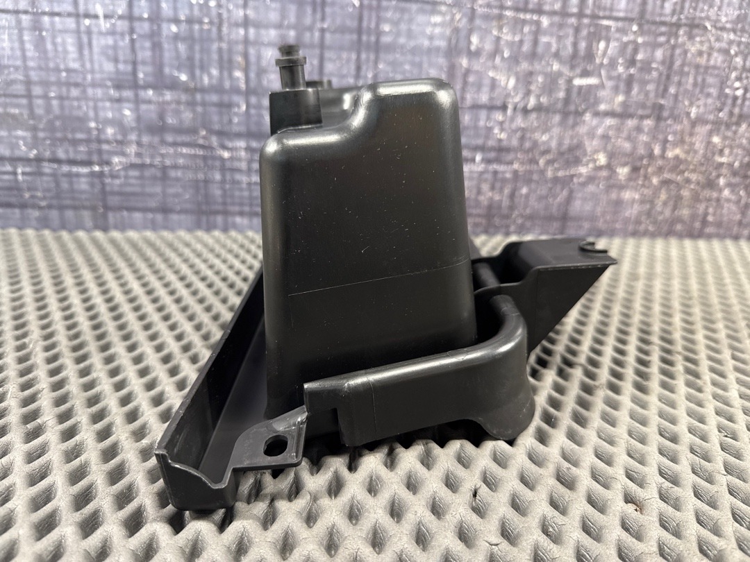 Пластик багажника, 840 рублей, Красноярск