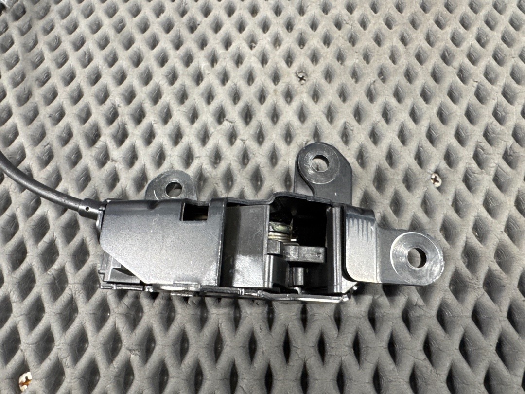 Замок багажника, 1050 рублей, Красноярск