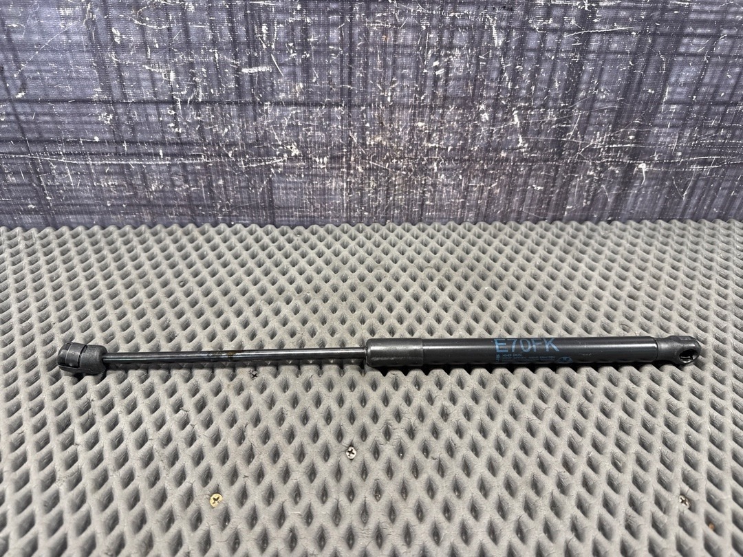 Амортизатор капота, 830 рублей, Красноярск