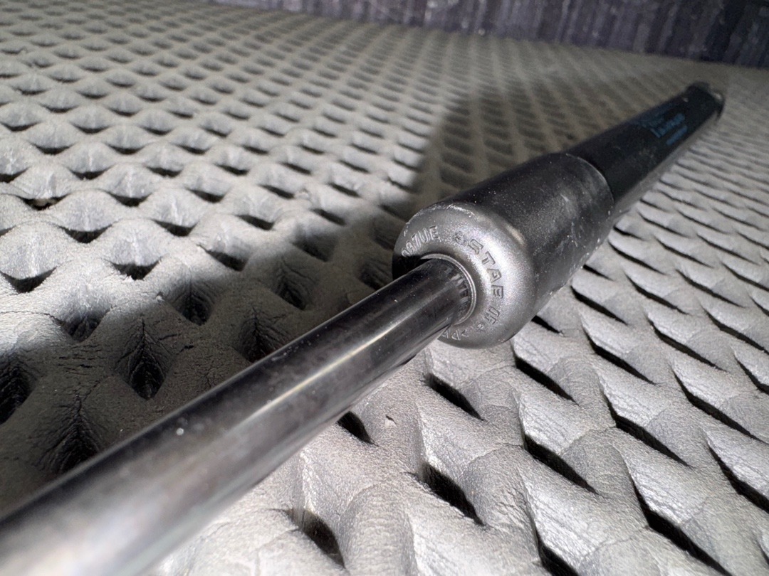 Амортизатор капота, 830 рублей, Красноярск