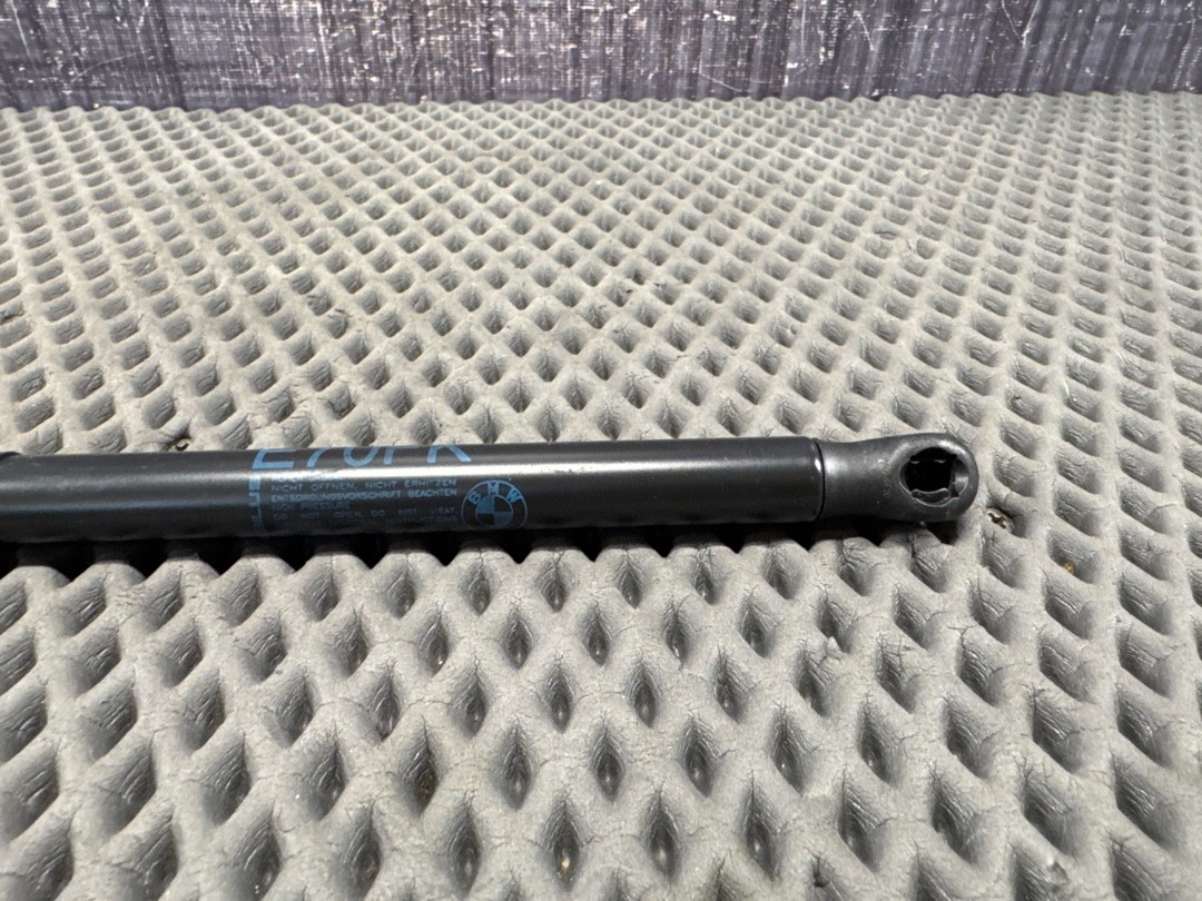 Амортизатор капота, 830 рублей, Красноярск