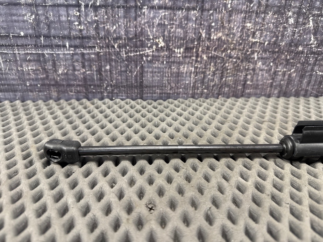 Амортизатор капота, 830 рублей, Красноярск