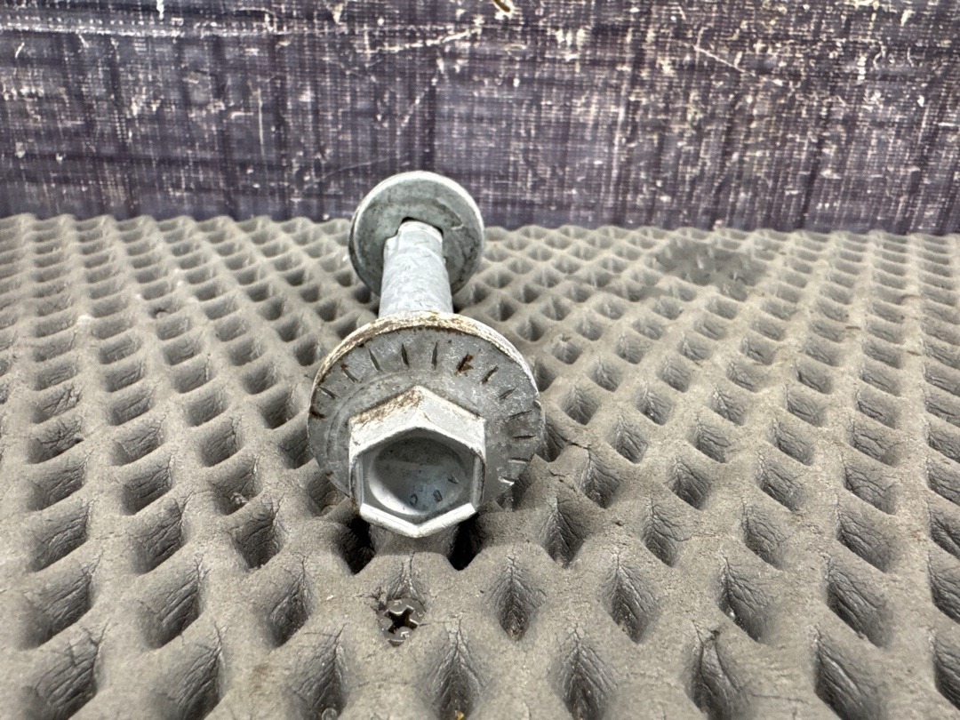 Болт развальный, 640 рублей, Красноярск