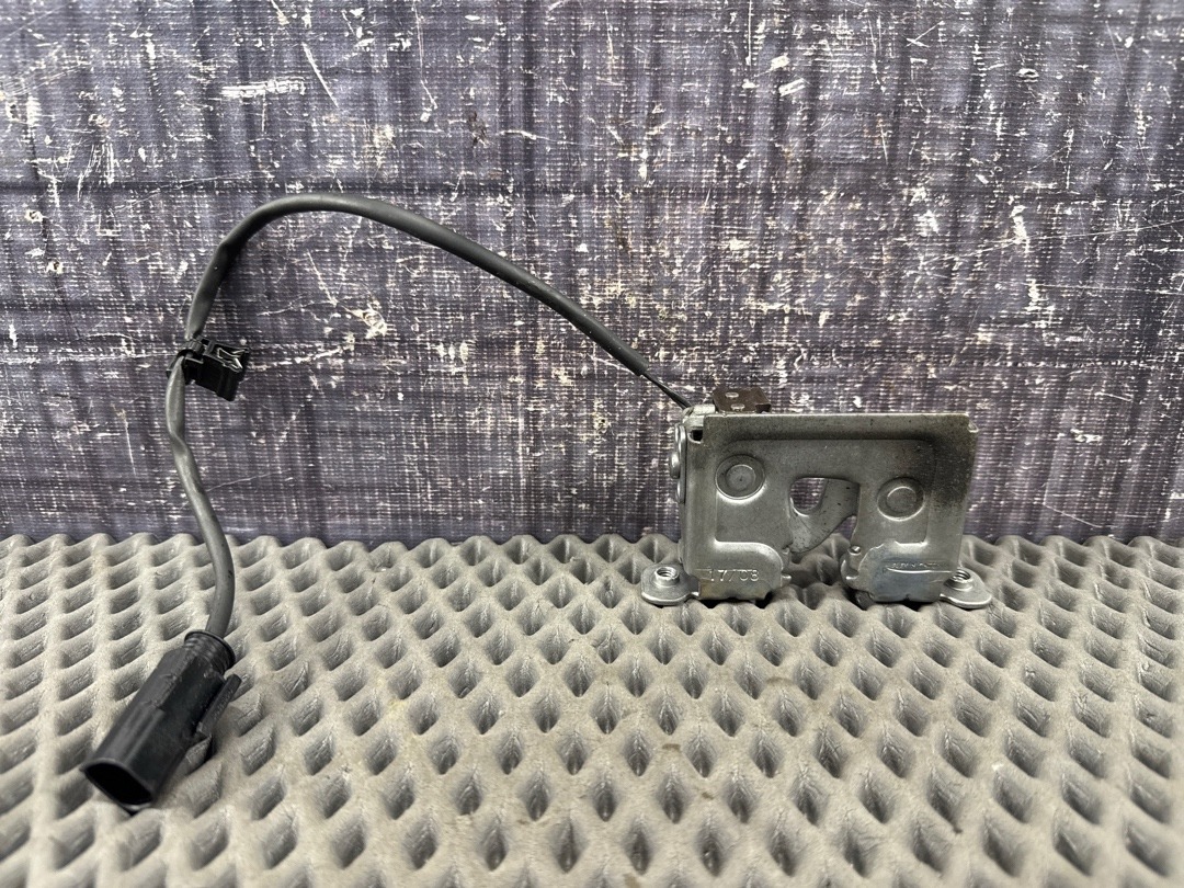 Замок капота, 1620 рублей, Красноярск