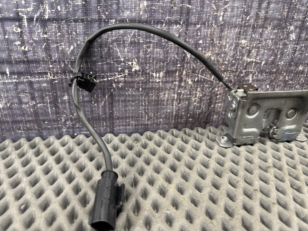 Замок капота, 1620 рублей, Красноярск