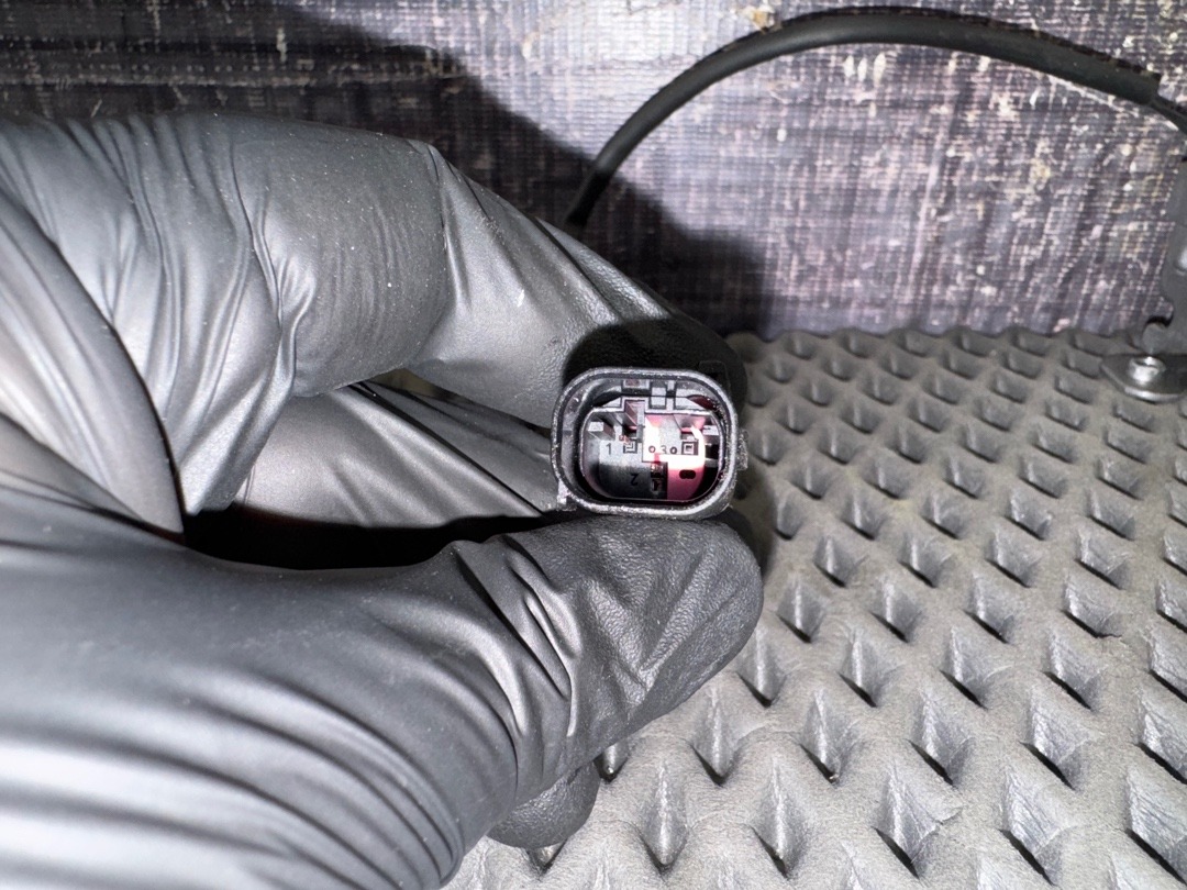 Замок капота, 1620 рублей, Красноярск