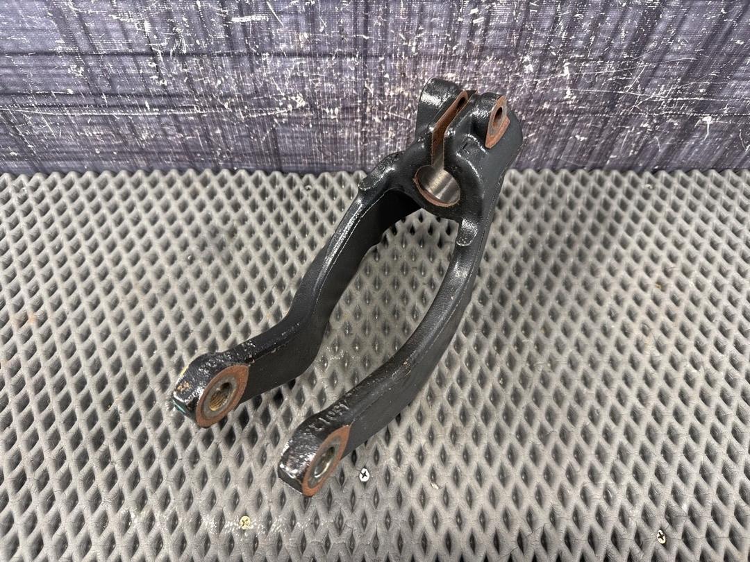 Кронштейн амортизатора, 1310 рублей, Красноярск