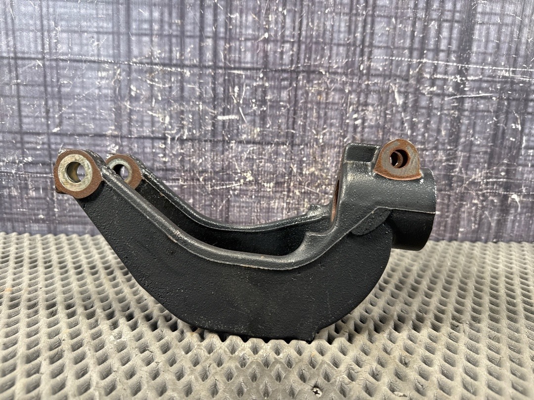 Кронштейн амортизатора, 1310 рублей, Красноярск