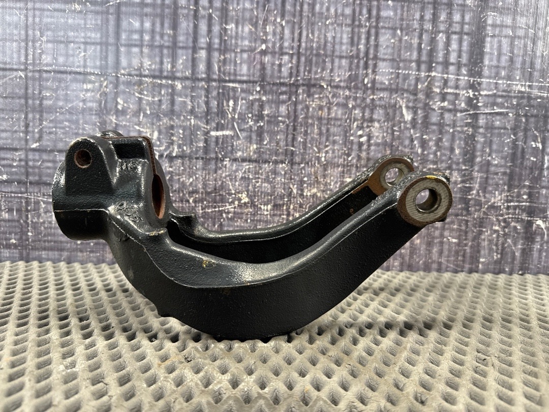 Кронштейн амортизатора, 1310 рублей, Красноярск