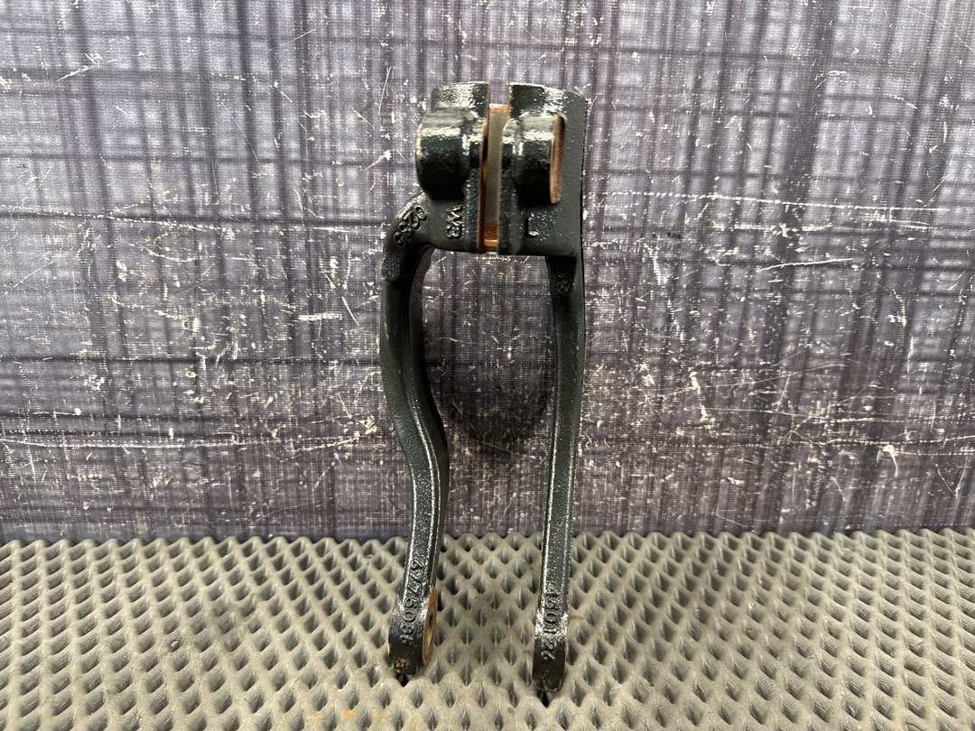 Кронштейн амортизатора, 1310 рублей, Красноярск