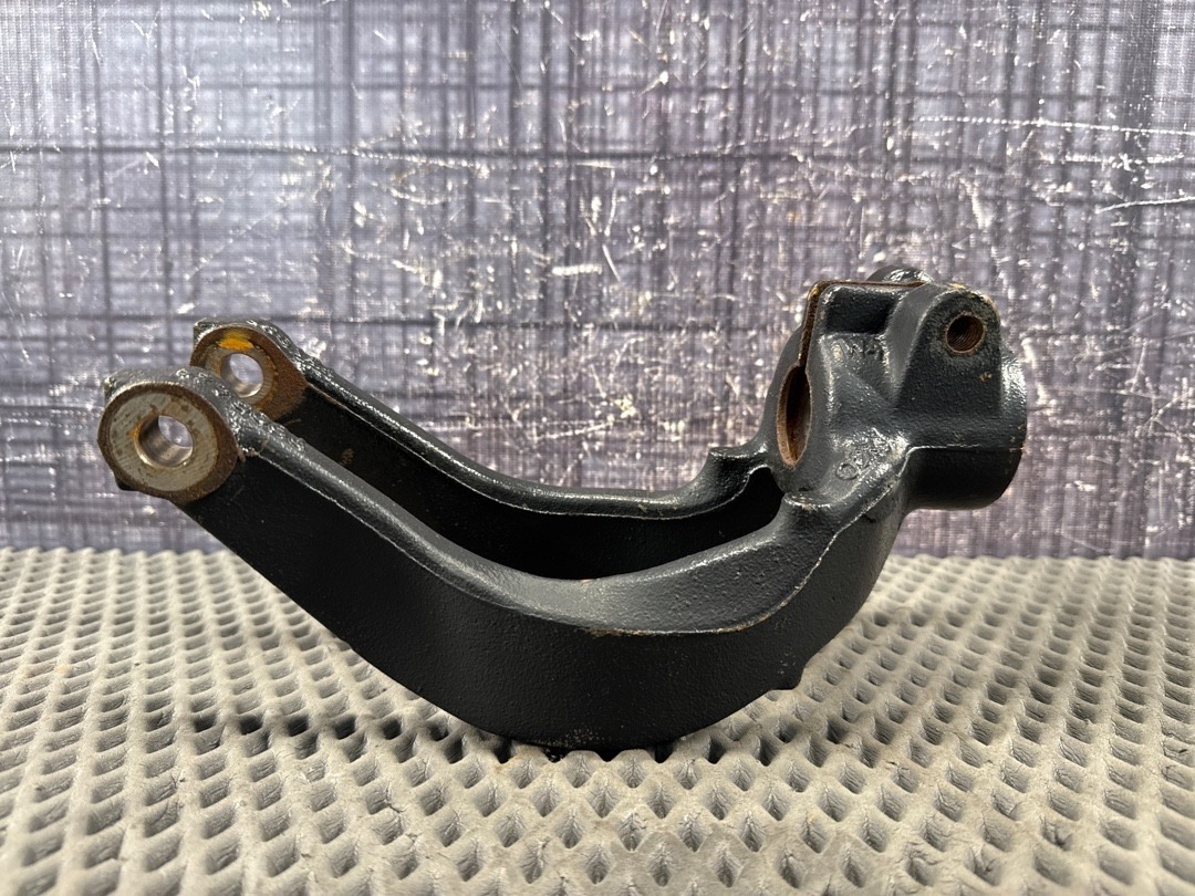 Кронштейн амортизатора, 1310 рублей, Красноярск