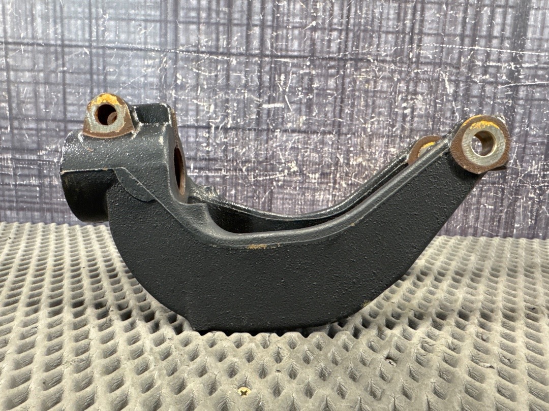 Кронштейн амортизатора, 1310 рублей, Красноярск