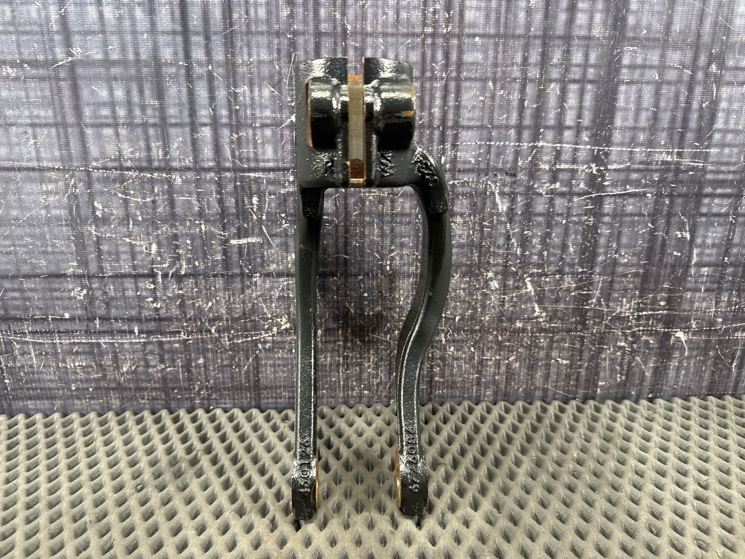 Кронштейн амортизатора, 1310 рублей, Красноярск