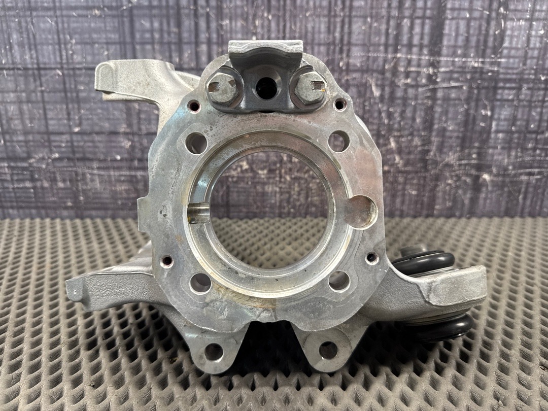 Поворотный кулак, 3260 рублей, Красноярск