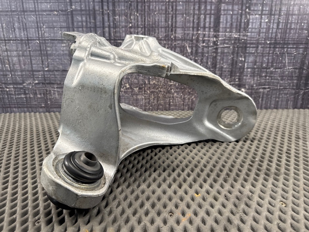 Поворотный кулак, 3260 рублей, Красноярск