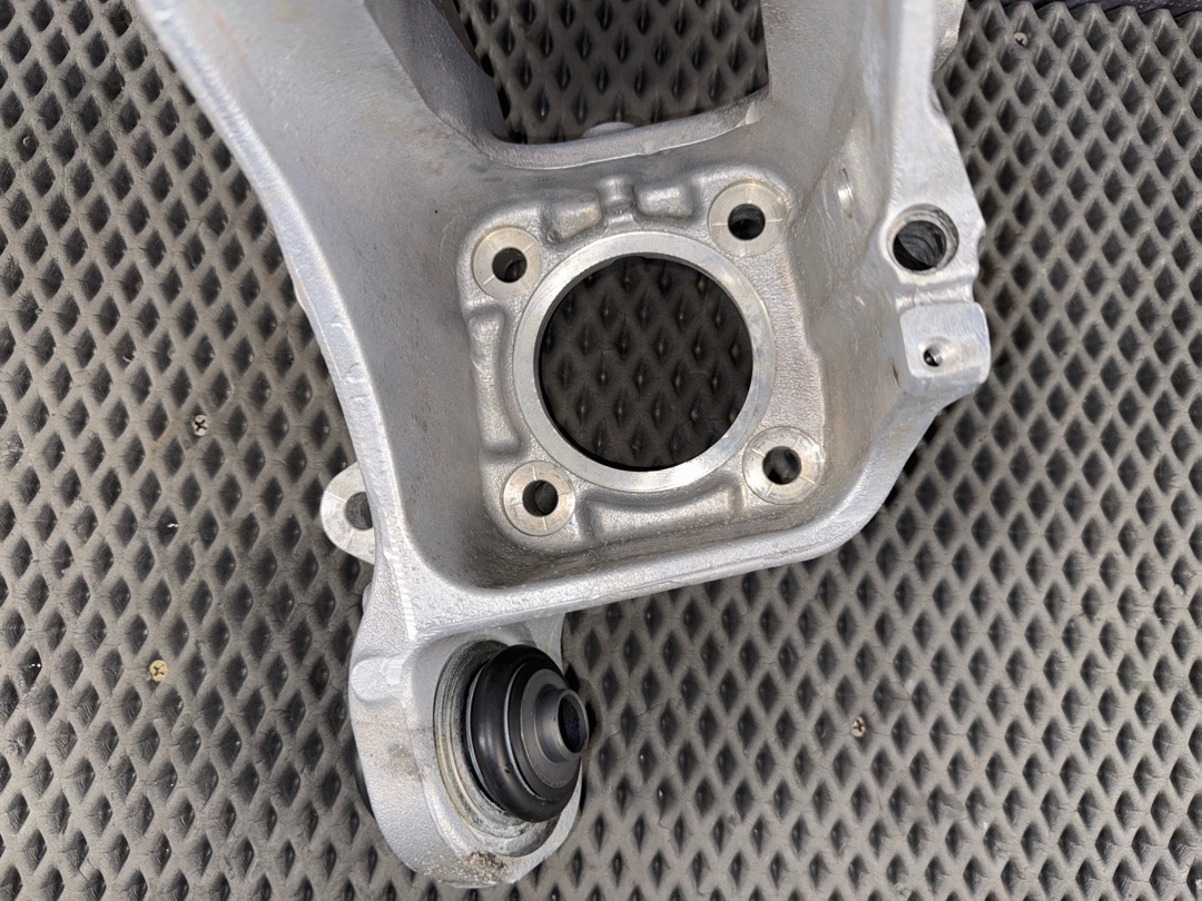 Поворотный кулак, 3260 рублей, Красноярск