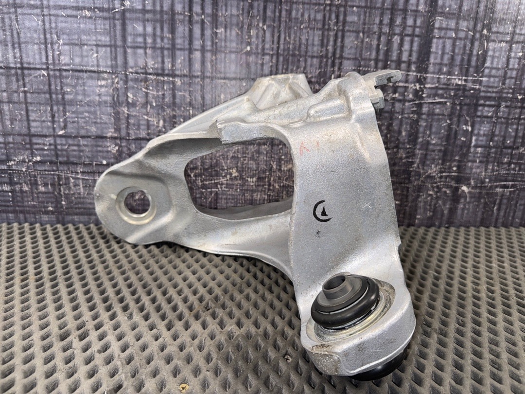 Поворотный кулак, 3260 рублей, Красноярск