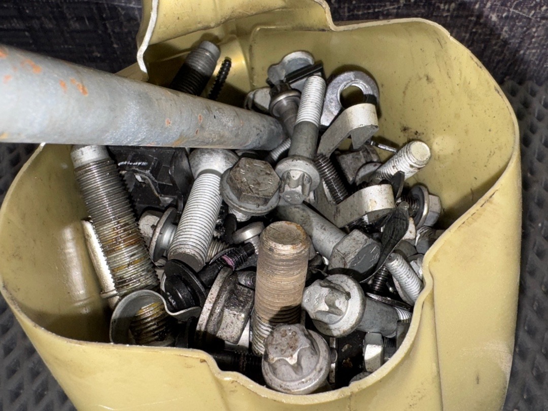 Болты и гайки, 4030 рублей, Красноярск