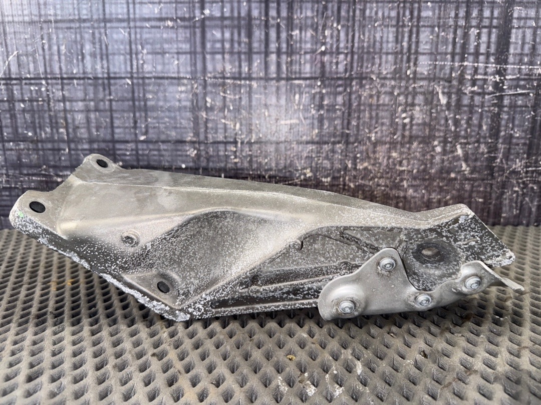 Кронштейн двигателя, 1420 рублей, Красноярск