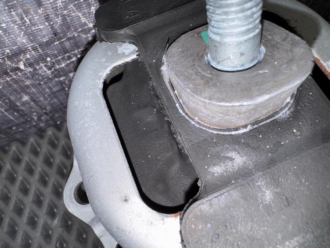 Подушка двигателя, 4420 рублей, Красноярск