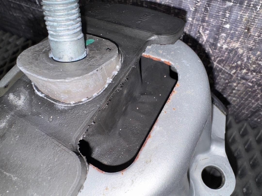 Подушка двигателя, 4420 рублей, Красноярск