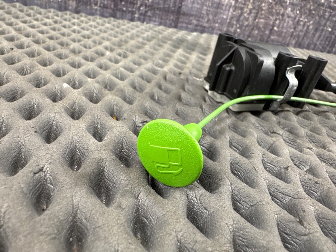 Замок лючка бензобака, 760 рублей, Красноярск