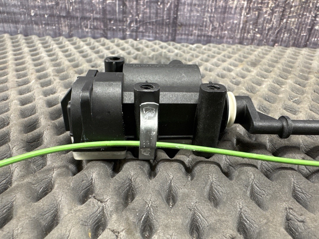 Замок лючка бензобака, 760 рублей, Красноярск