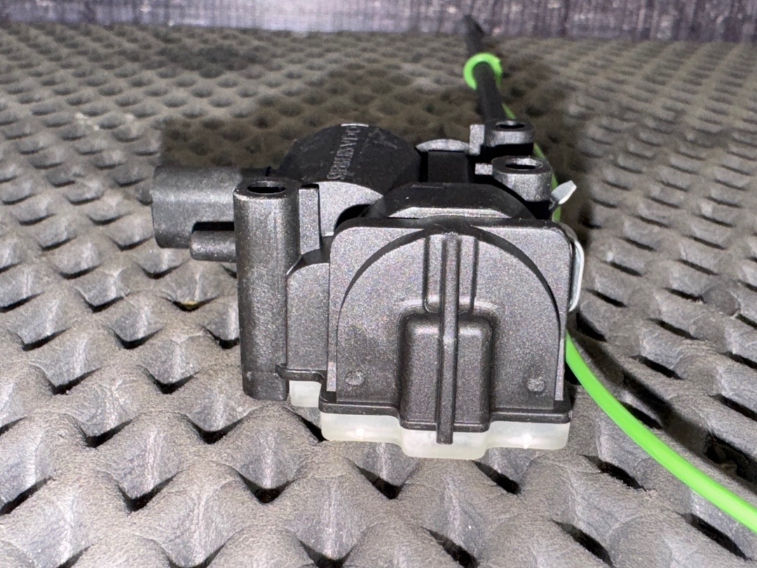 Замок лючка бензобака, 760 рублей, Красноярск