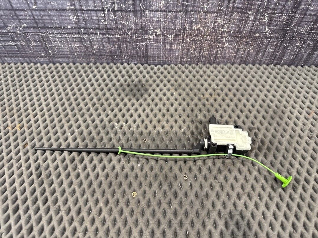 Замок лючка бензобака, 760 рублей, Красноярск