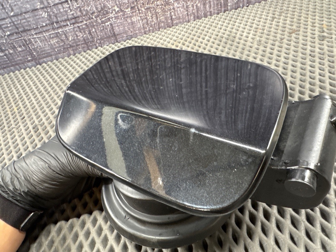 Лючок бензобака, 1020 рублей, Красноярск