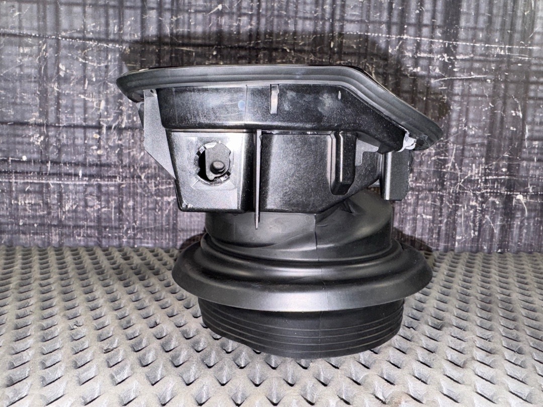 Лючок бензобака, 1020 рублей, Красноярск